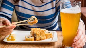 Maridar cerveza y sushi con el mejor sushi gourmet de Vitacura